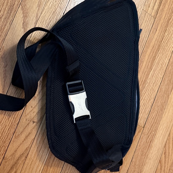 Athleta Black Crossbody Bag - Picture 4 of 4
